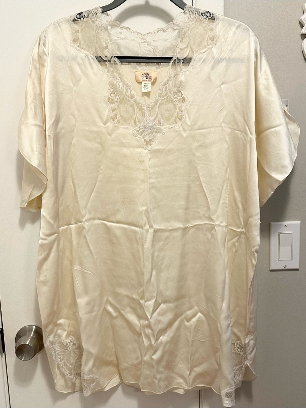 Vintage Ria 100% Silk Lingerie Sleep Shirt Sleepwear Nightgown Lace S Ivory